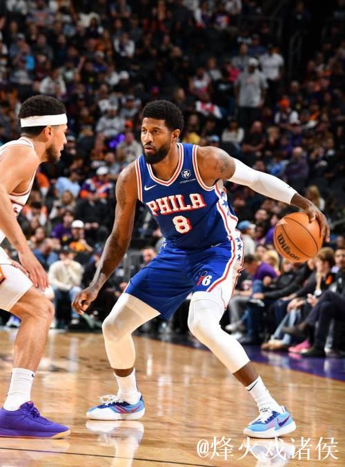 查克|乔治35分费城生涯新高:滚烫三分手感&展现有无球结合属性 查克|乔治35分费城生涯新高:滚烫三分手感&展现有无球结合属性